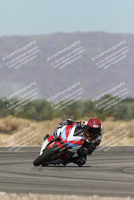 media/Oct-13-2025-Moto Forza (Mon) [[a66d839500]]/2-A Group/Session 3 (Turn 16)/